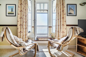 Living/dining room- click for photo gallery